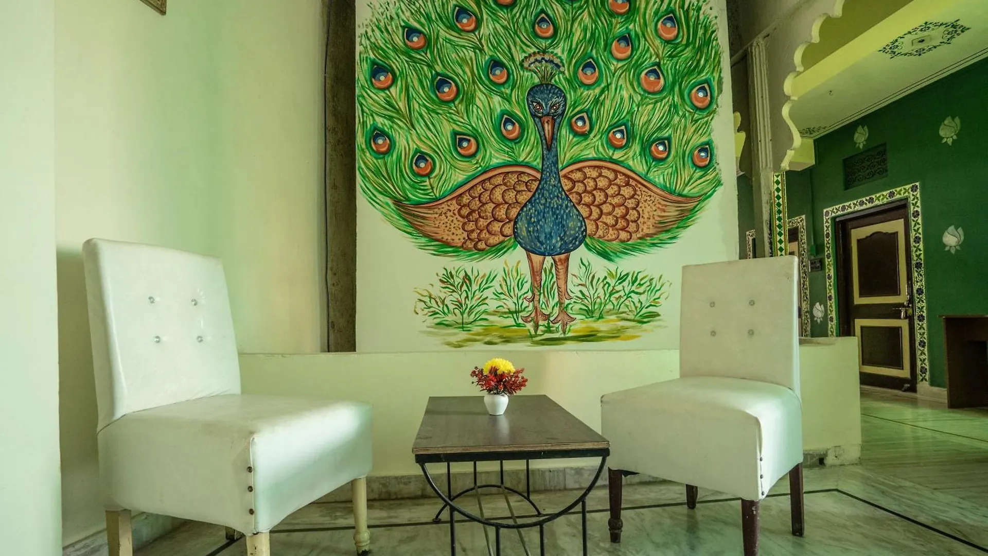 The Lake View Hotel- On Lake Pichola Удайпур Отель