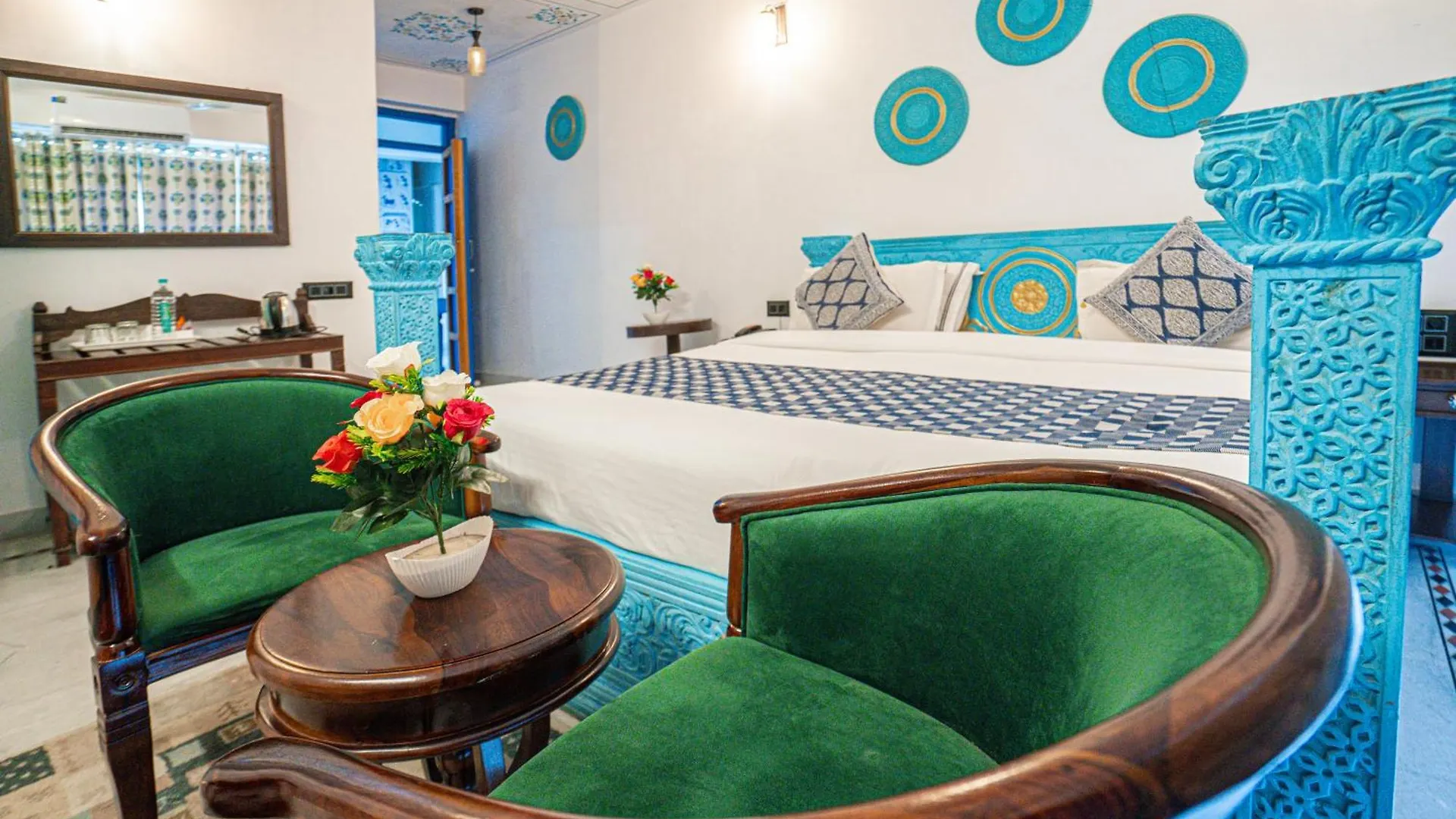 Отель The Lake View Hotel- On Lake Pichola Удайпур